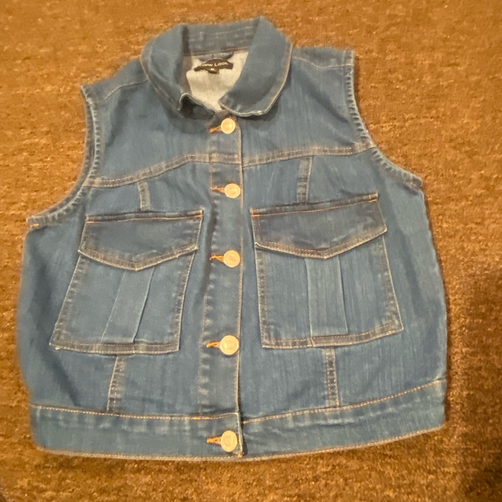 EUC! New Look Girls Blue Denim Jean Vest Jacket Coat button down Size M chic!